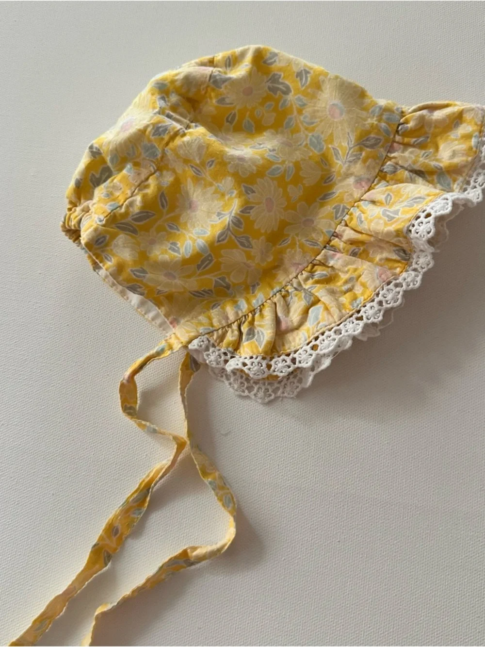 cupcakes & cashmere 12 Months Baby Girl Yellow Floral Outfit Set Bonnet Top